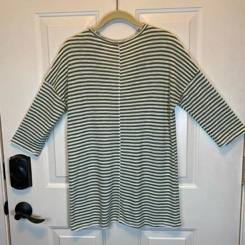 BKE Olive  Green & Off White Striped 3/4 Dolman Sleeve Knit Shirt Top Sz M - Picture 3 of 11